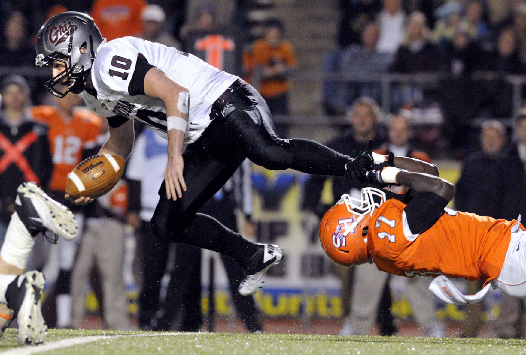 2011 NCAA FCS Playoffs, Semifinal Round — Sam Houston State 31, Montana 28